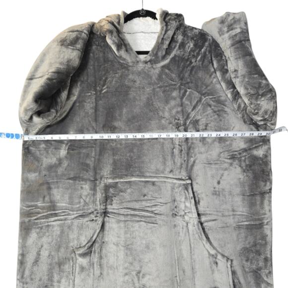 Three Poodle Women's Plush Gray Oversized Blanket Hoodie One Size Sherpa - Picture 7 of 10